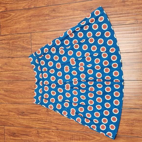 NWT Circus by Sam Edelman Path of Daisies A- Line Pleated Skirt Size UK8 (small) - Picture 2 of 10